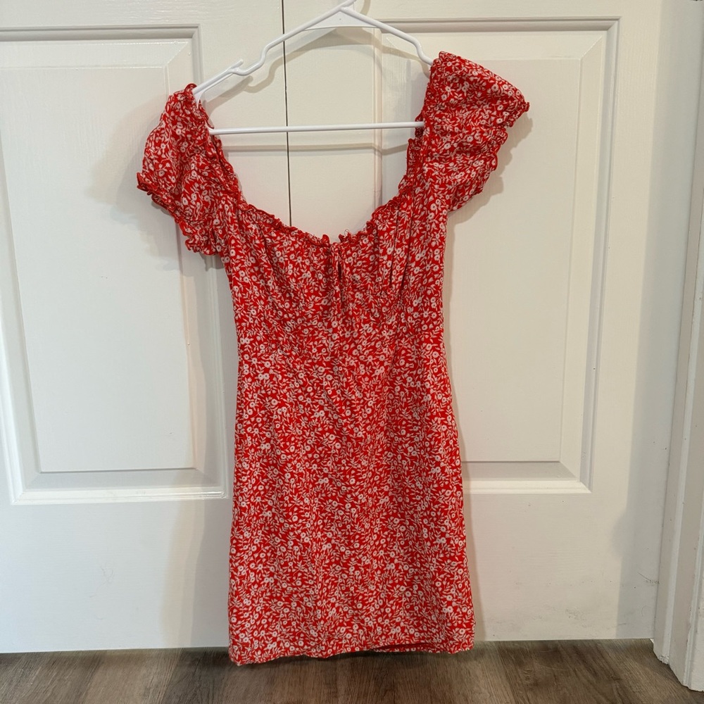 Princess Polly Red and White Dress Size 4